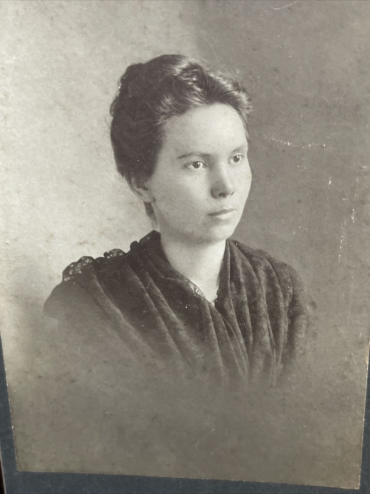 1800’s Cabinet Photo Of A Woman Wearing A Shawl**